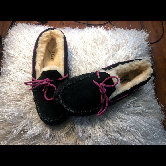 UGG MOCCASINS - Picture 2 of 5